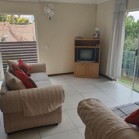 Amakaya Backpackers Travellers Accommodation Plettenberg Bay Bagian luar foto